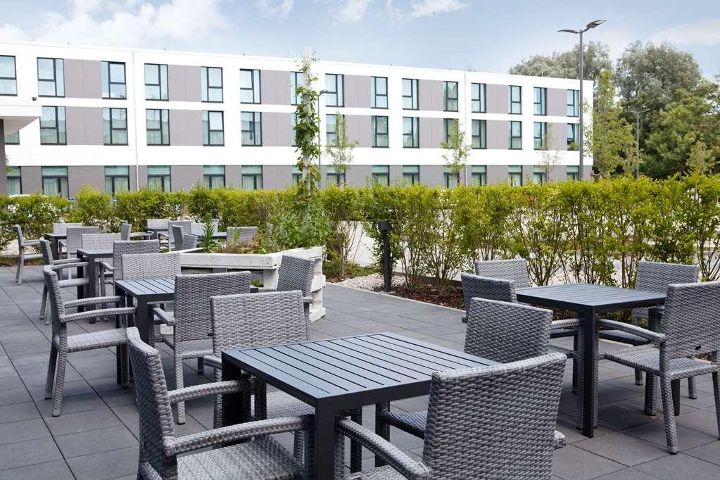 Hampton By Hilton Munich Airport South Hotel Hallbergmoos Restaurante foto